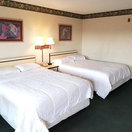 Travelstar Inn & Suites Colorado Springs Extérieur photo