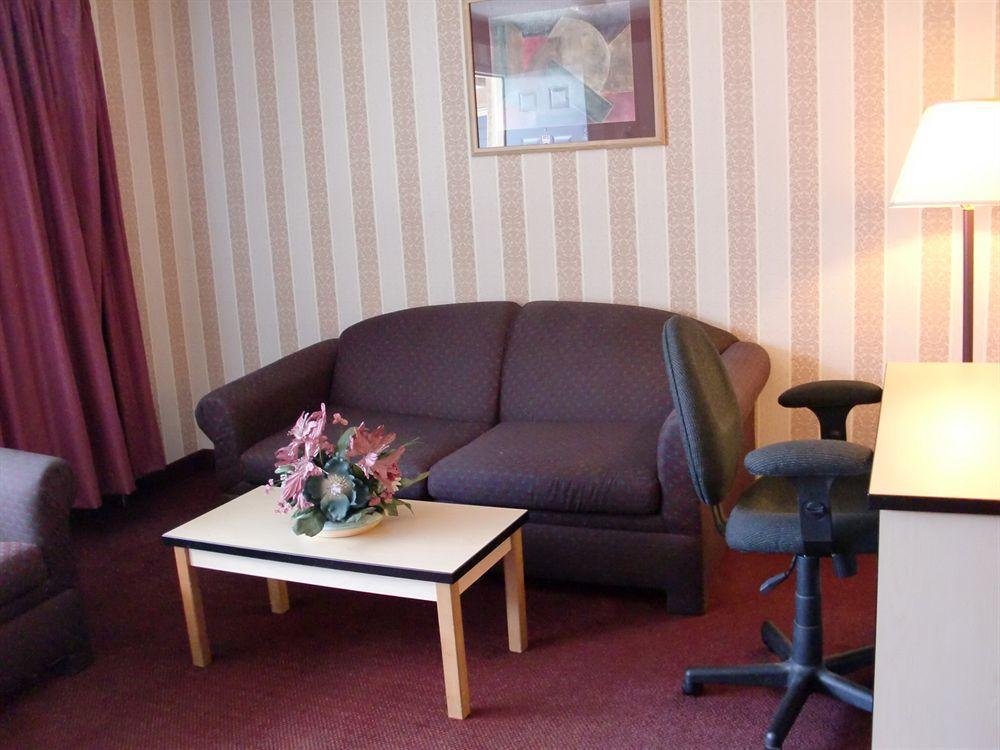 Travelstar Inn & Suites Colorado Springs Extérieur photo