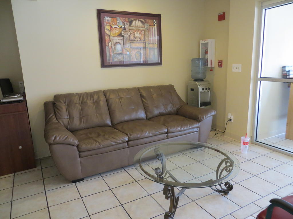 Travelstar Inn & Suites Colorado Springs Extérieur photo